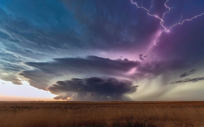 Clouds cumulonimbus wind lightning tornadoes lattice cumulus px thunderstorms wallpaperup